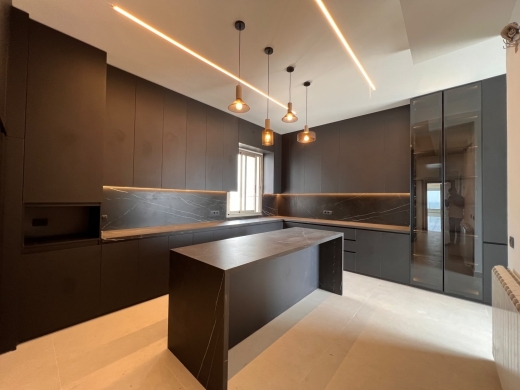 4-Bedroom Apartment with Panoramic Sea View for Sale in Pasteur — 5