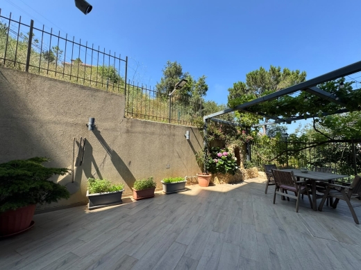 Beautiful Apartment with Garden/Terrace For Sale in Beit Meri — 4