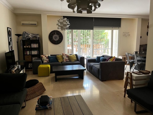 Super Deluxe Apartment With Garden for Rent In Hboub