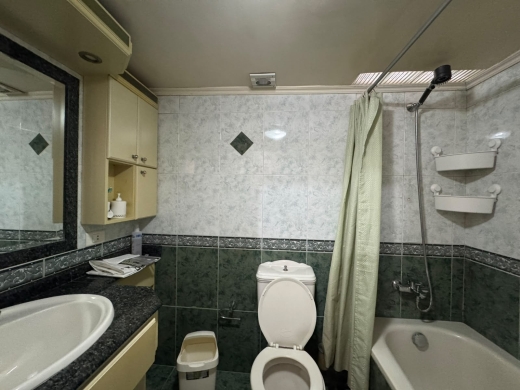 Fully Furnished Apartment With Sea view For Rent in Achrafieh — 13