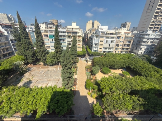 3-Bedroom Apartment with Garden View For Sale in Achrafieh, Geitawi — 2