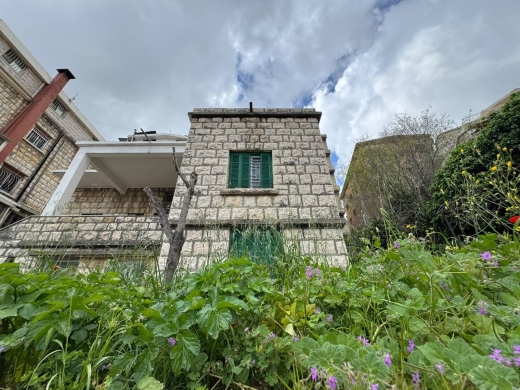 A 422 SQM Land For Sale in Beit Meri