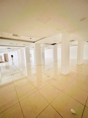1,200 SQM Showroom For Sale on the Highway of Jounieh — 11