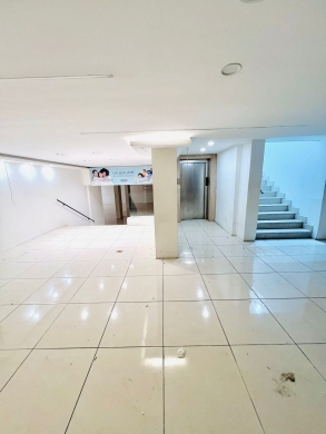 1,200 SQM Showroom For Sale on the Highway of Jounieh — 2