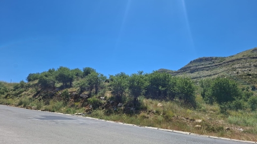 976 SQM Land For Sale in Laqlouq