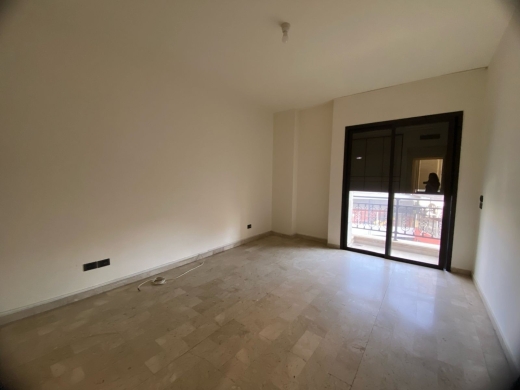 Bright Apartment For Sale in a Prime Location in Verdun, Beirut — 11
