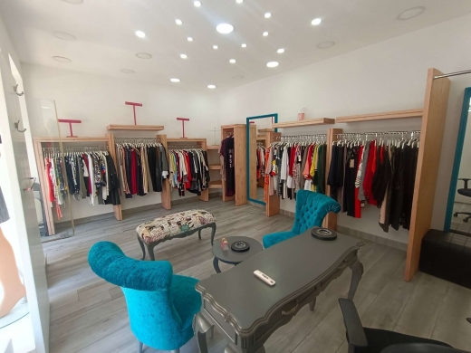 23 SQM Ready to Move-In Shop For Rent in Achrafieh, Sioufi — 2