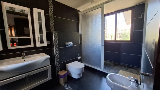 Villa With A Big Land For Sale in Laqlouq — 19