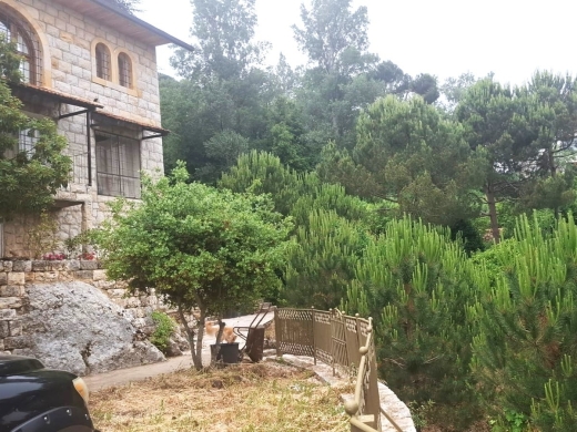 Furnished House With Terrace and Garden For Rent in Bikfaya, Naas — 11