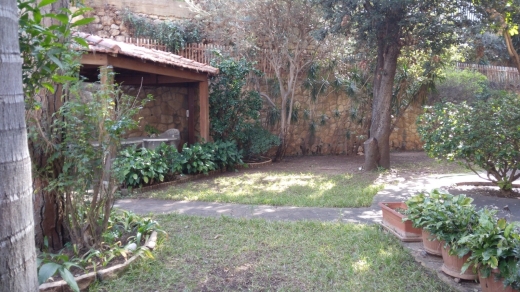 Beautiful Villa with Garden and Sea City Views For Sale in Naccache