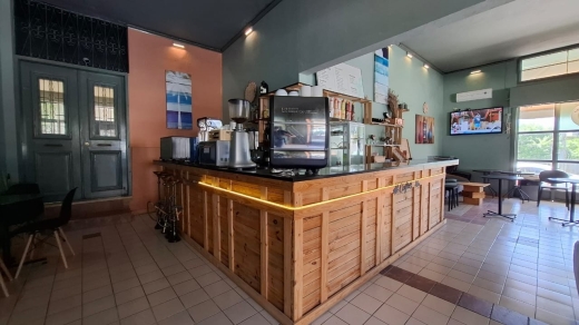 Spacious Prime Location Shop For Rent in Amchit