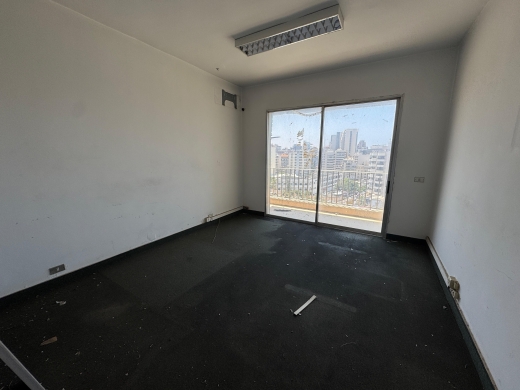 Great Deal! Spacious Apartment For Rent in Verdun, Beirut