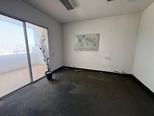 Great Deal! Spacious Apartment For Rent in Verdun, Beirut — 7