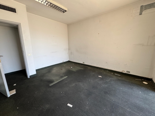 Great Deal! Spacious Apartment For Rent in Verdun, Beirut — 6