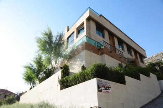Furnished Chalet with Panoramic Mountain View for Rent in Chabrouh, Faraya