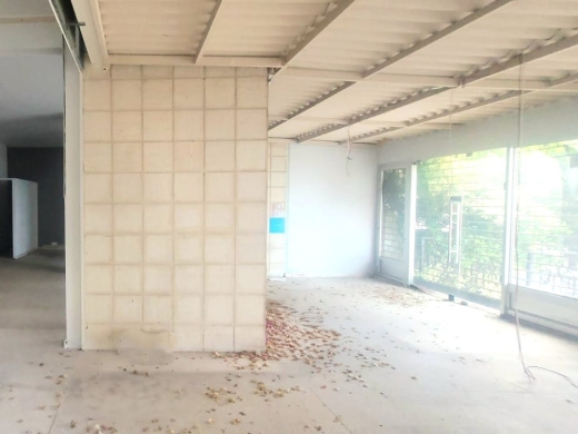 Exclusive!! 500 SQM Showroom For Sale in Sahel Alma