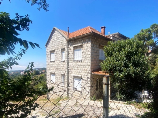 Traditional House With Spacious Garden For Sale in Klayaat — 3