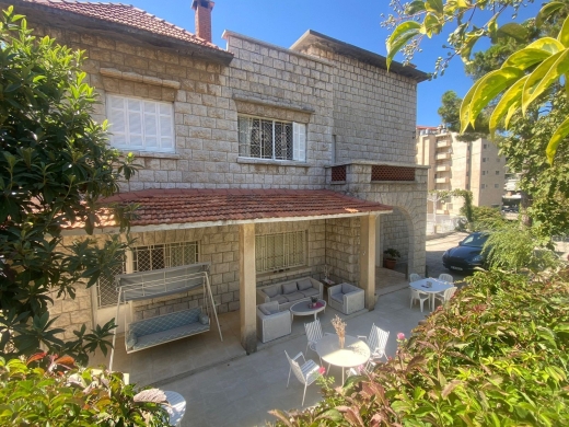 Traditional House With Spacious Garden For Sale in Klayaat — 2
