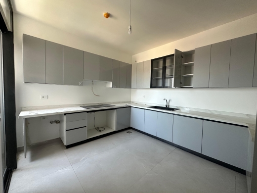 Apartment with Panoramic Sea & City View For Sale in Zoukak El Blat, Beirut — 4