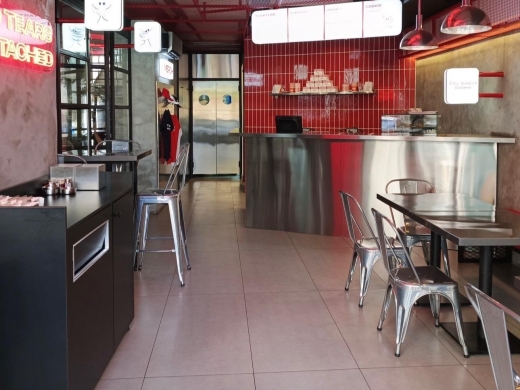 Restaurant For Rent & Equipments for Sale in Gemmayze