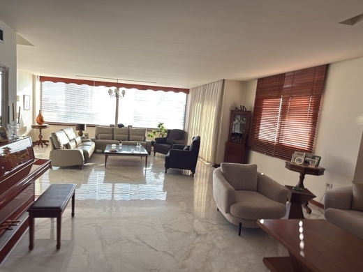 Penthouse with Sea View For Sale in Manara, Ras Beirut — 11