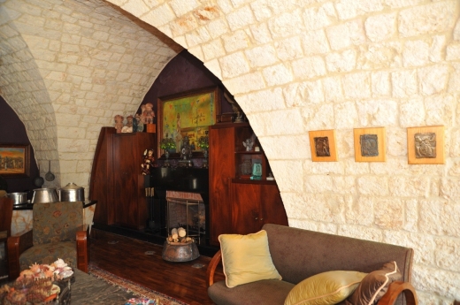 Amazing Luxurious Castle with Garden & Pool For Sale in Batroun, Wajeh El Hajar — 11