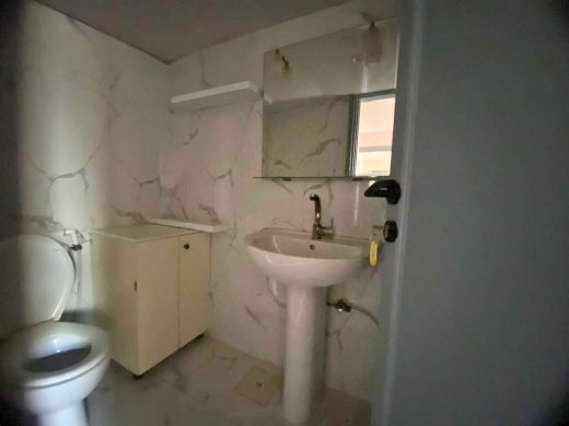 Office For Sale in a Commercial Building in Verdun, Beirut — 10