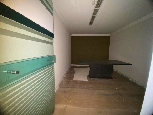 Office For Sale in a Commercial Building in Verdun, Beirut — 6