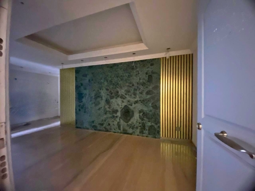 Office For Sale in a Commercial Building in Verdun, Beirut — 2