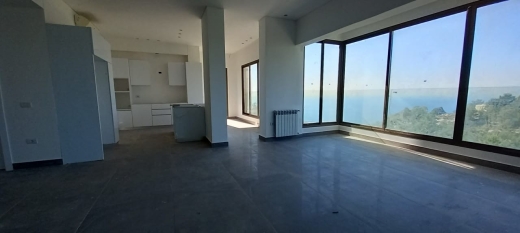 A Deluxe Apartment for Rent in Adma with Garden and Open Sea View