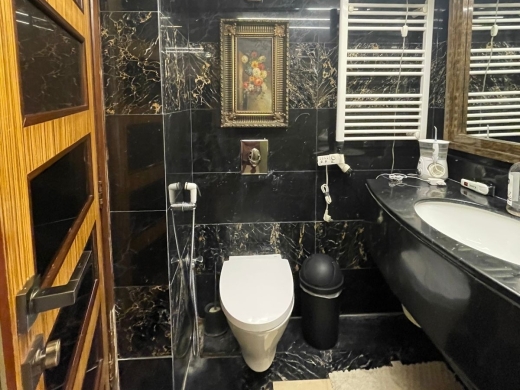 Elegant Office with Private Suite/Apartment For Sale in Jnah, Beirut — 12