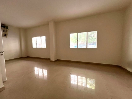 Great Potential! 2-Bedroom Apartment with Terrace For Sale in Achrafieh, Sassine