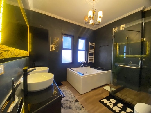Luxury Living! Unfurnished 3-Bedroom Apartment For Rent in Uneso — 22