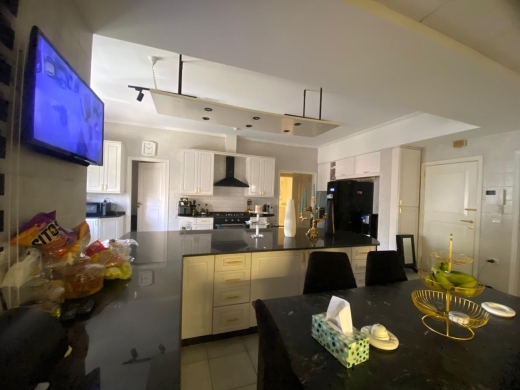 Luxury Living! Unfurnished 3-Bedroom Apartment For Rent in Uneso — 10