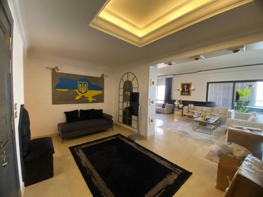 Luxury Living! Unfurnished 3-Bedroom Apartment For Rent in Uneso — 6