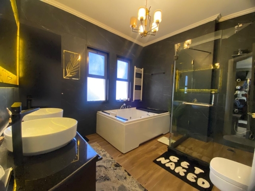 Luxury Living! Unfurnished 3-Bedroom Apartment For Rent in Uneso — 17
