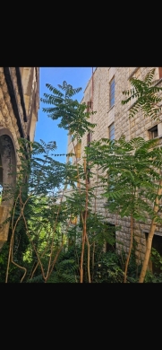 A 1,227 SQM Building For Sale in Sawfar — 2