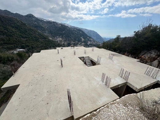 A 900 SQM Land With Permit For Sale in Chahtoul — 2