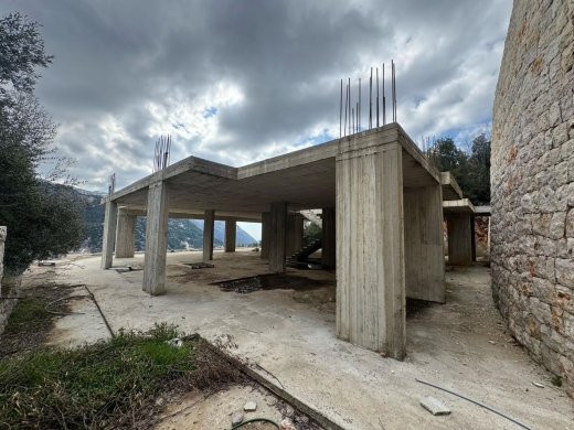 A 900 SQM Land With Permit For Sale in Chahtoul — 6