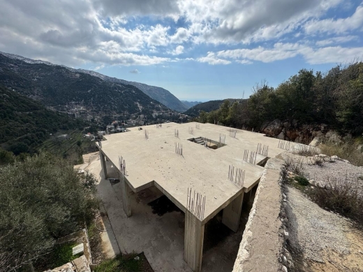 A 900 SQM Land With Permit For Sale in Chahtoul