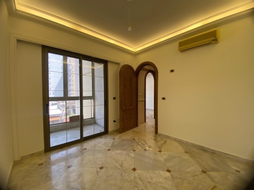 High-End Apartment with Mountain View For Sale in Clemenceau, Ras Beirut — 13
