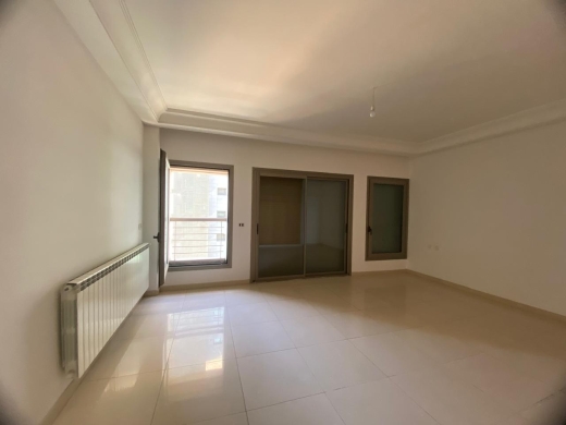 Amazing Apartment Mountain & Sea View For Sale in Ain El Mreisseh, Ras Beirut — 11