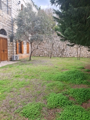 Traditional Lebanese House For Sale in Smar Jbeil, Batroun — 17