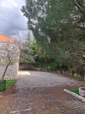 Traditional Lebanese House For Sale in Smar Jbeil, Batroun — 19