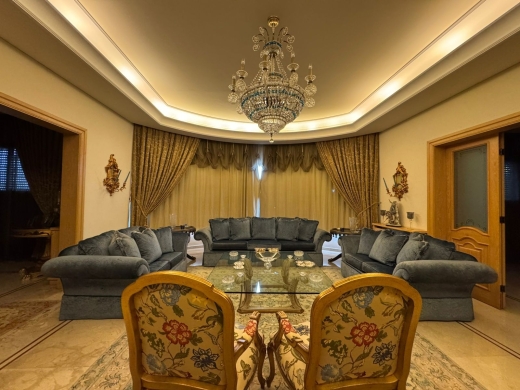 Luxurious Furnished Villa For Sale in A Prime Location in Monteverde — 11