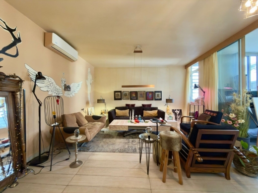 Beautiful 2-Bedroom Apartment For Sale in Achrafieh, Lycée — 3
