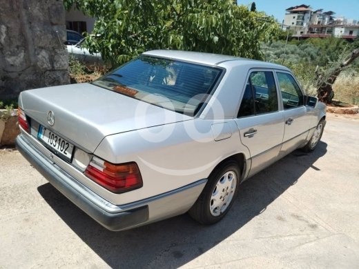 Mercedes-Benz موديل ١٩٩٢ — 4