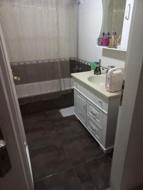 3-Bedroom Apartment For Sale in Sakiet El Janzir, Ras Beirut — 11
