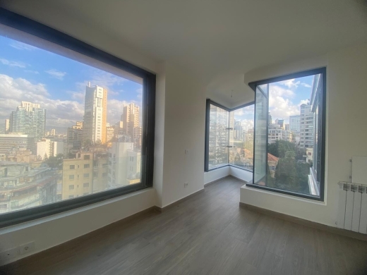 Luxury Living! Apartment with Sea & City View For Rent in Clemenceau, Ras Beirut — 7