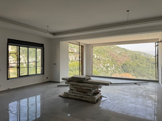 An Apartment With Terrace For Sale in Baabdat